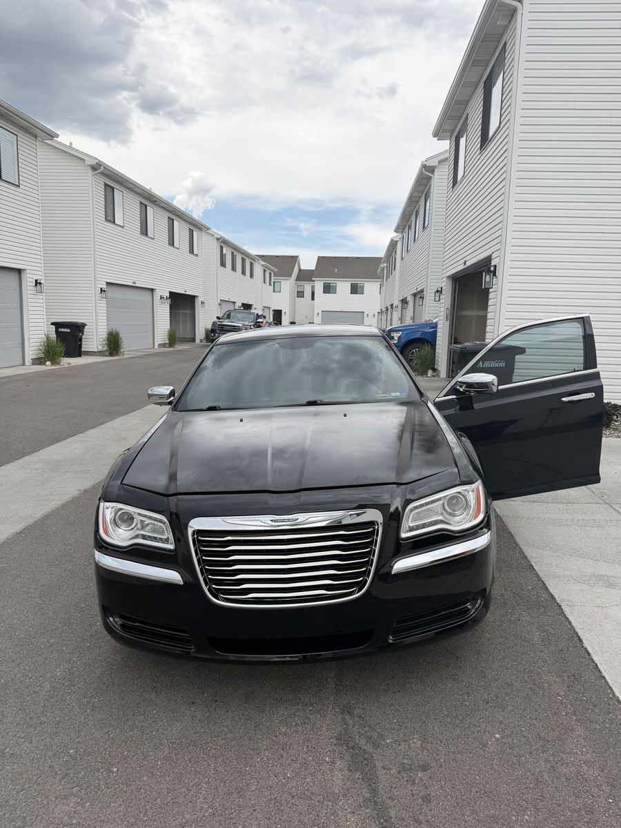 2012 Chrysler 300 Limited