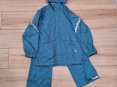 REI Kids Rain Coat and Pants Set - M (8/10)