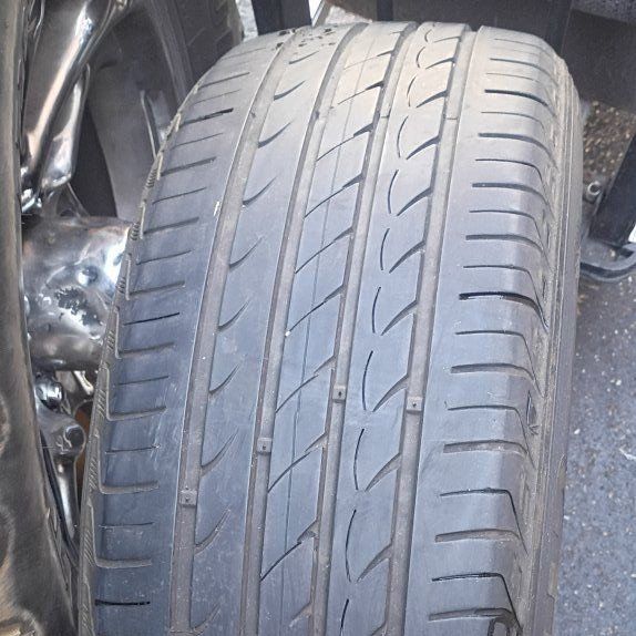 * Single 215/60R16 Tire *