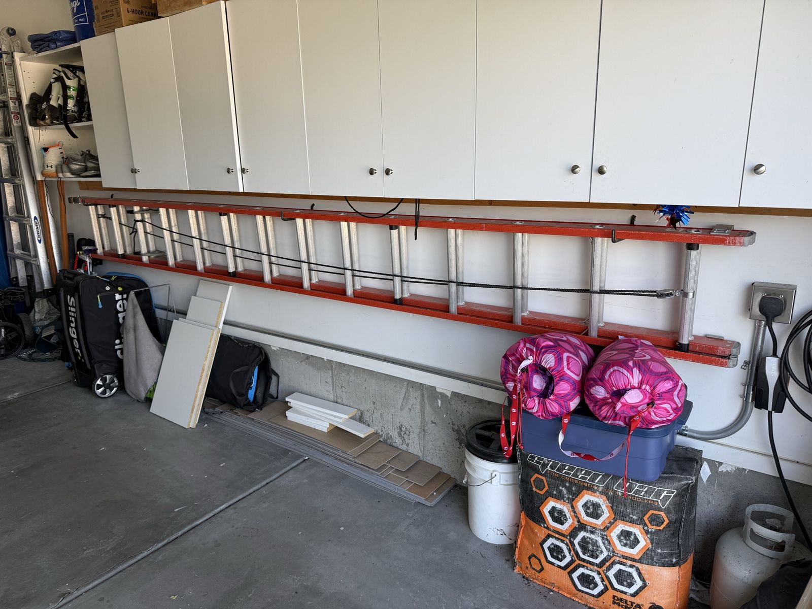 28’ Fiberglass Ladder
