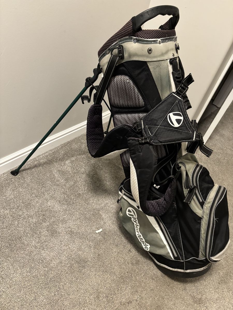 TaylorMade Golf Stand Bag Black/Grey with 4-Way Divider and Dual Strap