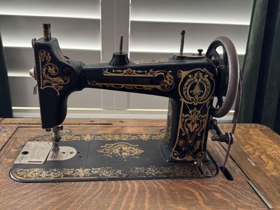 1924 Damascus Grand Sewing Machine