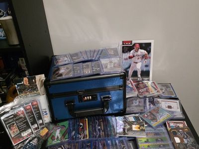 Sports cards lot