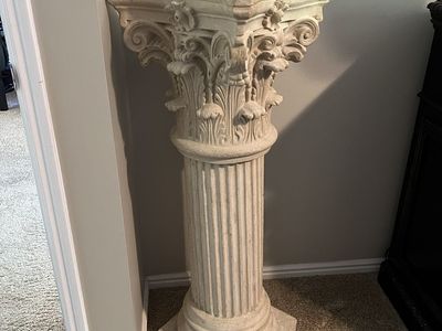 Decorative Corinthian Style Pedestal Column Stand