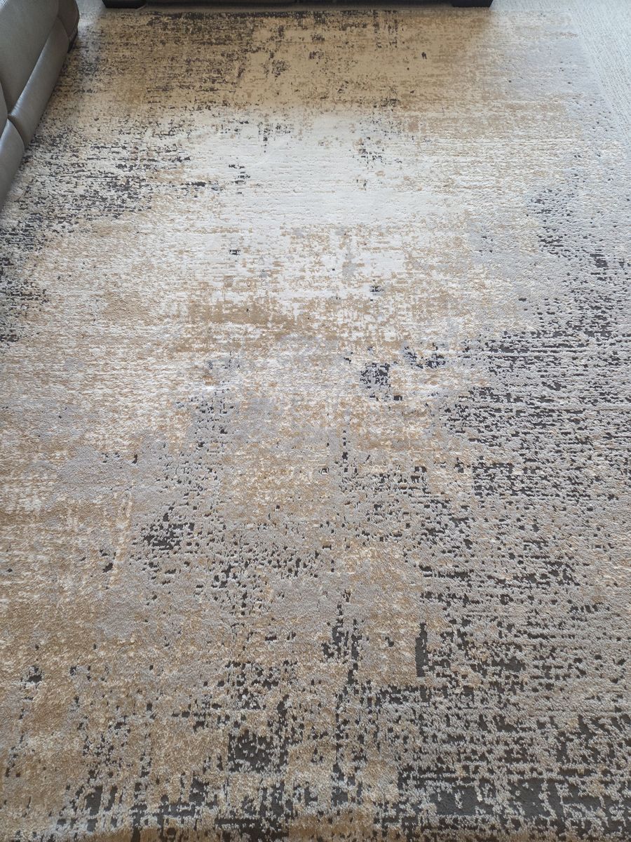 Living Room Area Rug - 8'x10'