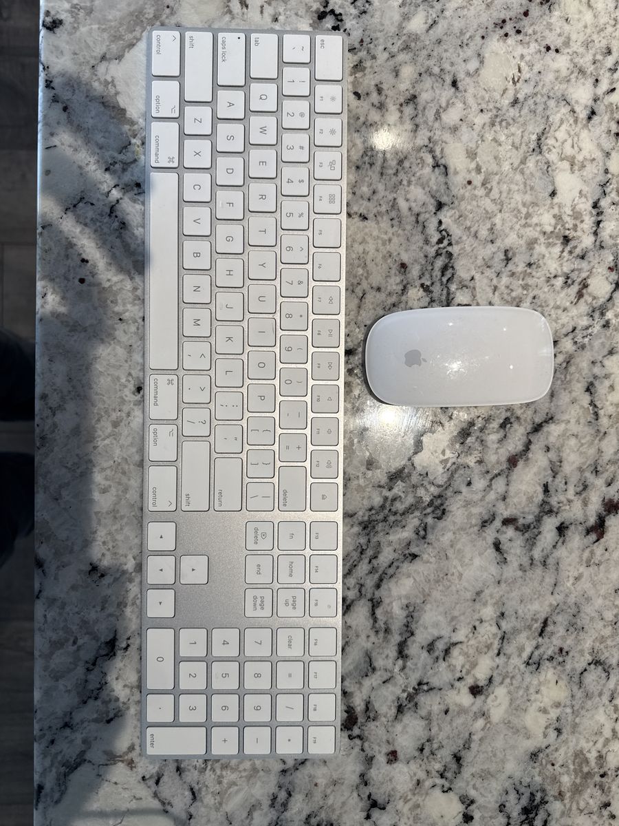 Apple Leyboard And Mouse