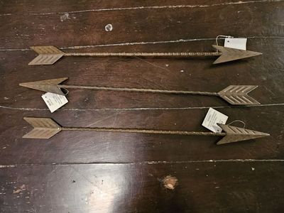 Set of 3 metal arrows decorative wall hangings