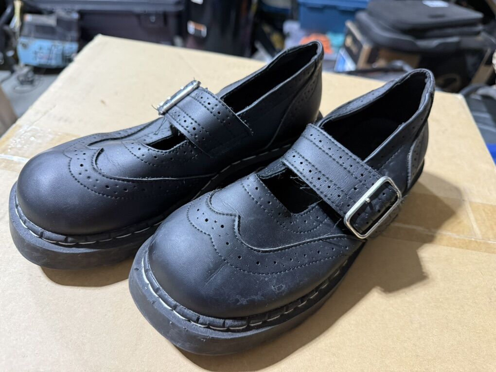 Black Leather Shoes W8