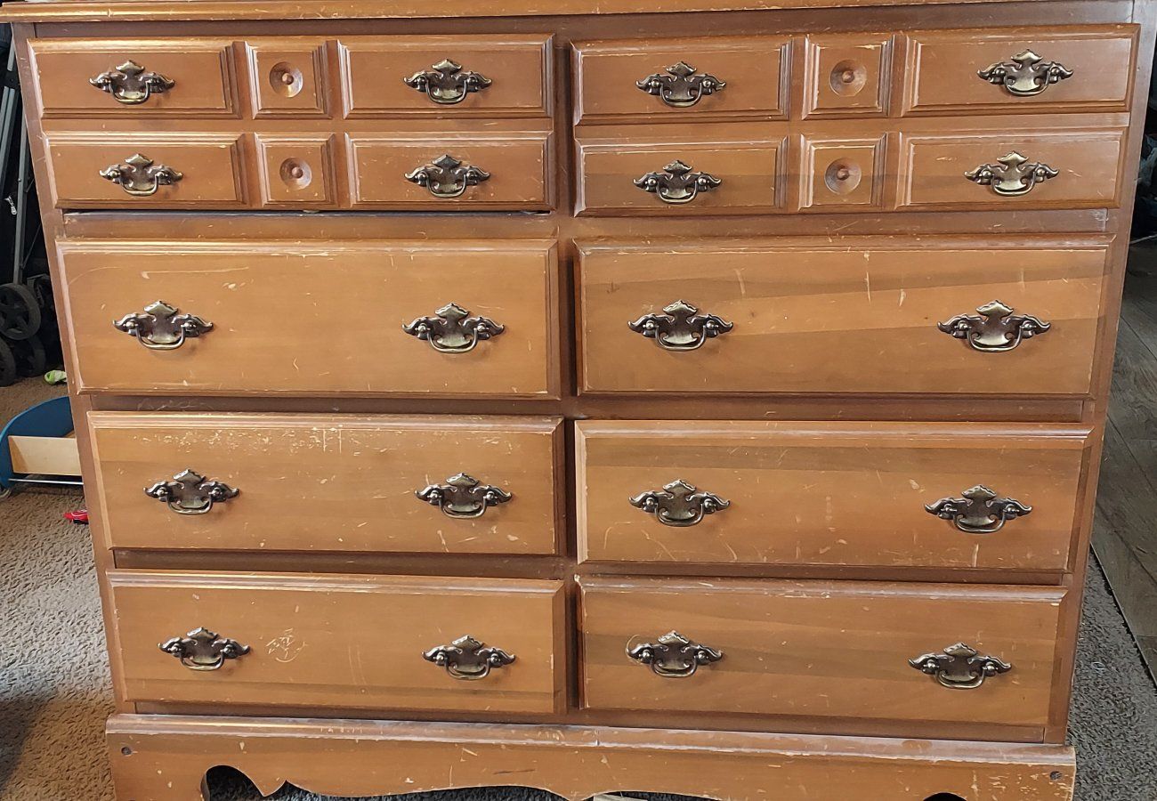 Dresser, 8 drawers (wood)