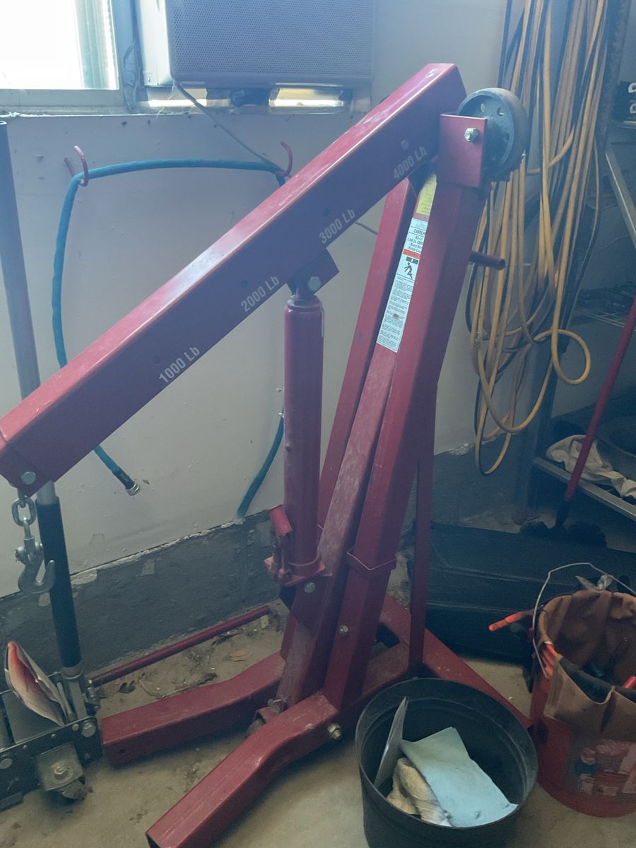 4000 lb. Capacity engine hoist