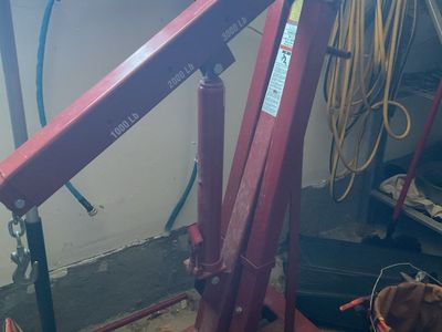 4000 lb. Capacity engine hoist