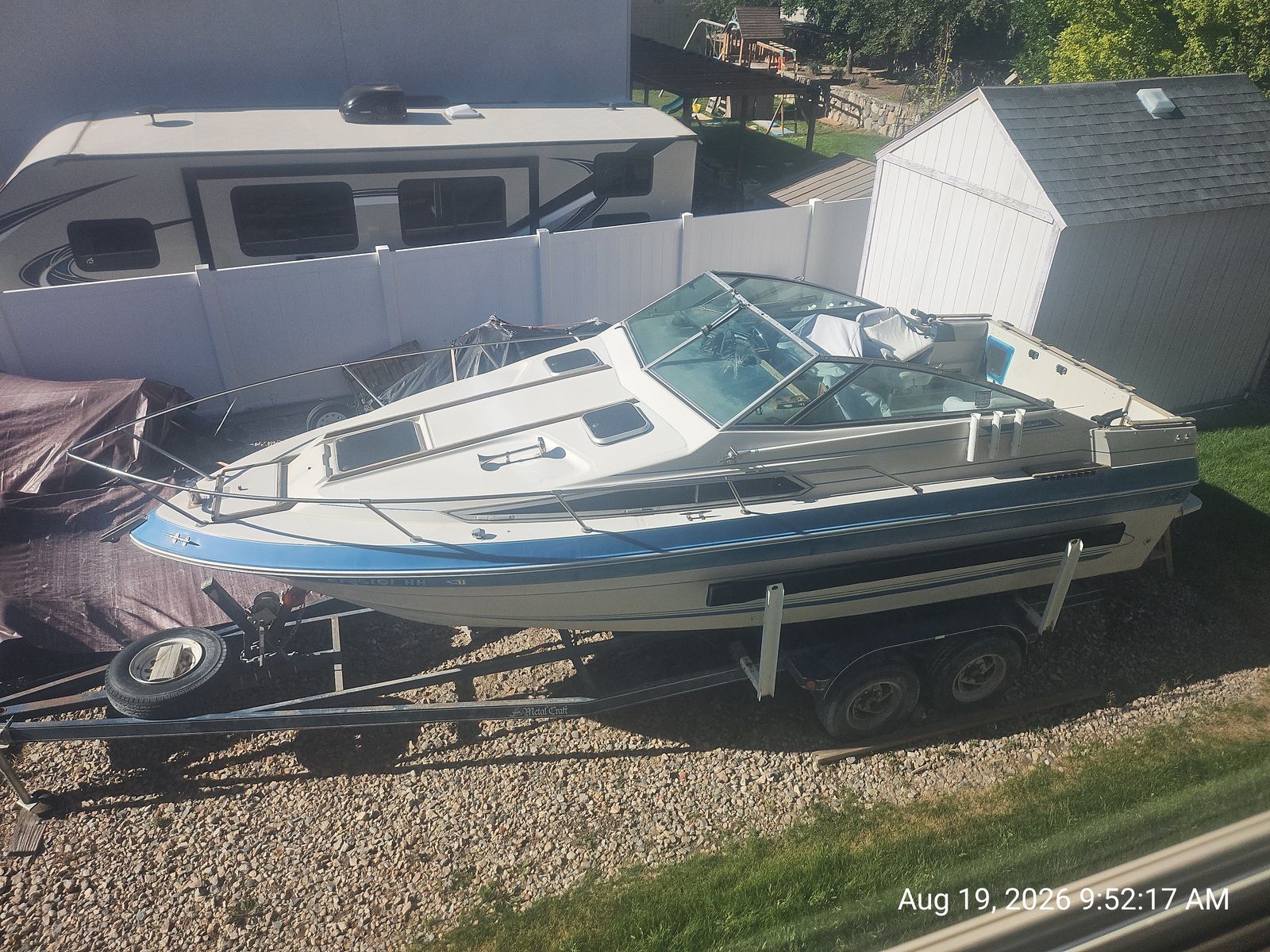 23 ft Sea Ray Weekender Cabin Cruiser with Metal Craft Trailer