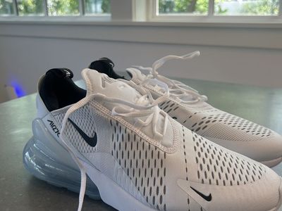 Nike Air Max 270 (Size 11.5) Brand New