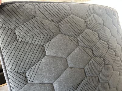 New 10-in Medium Queen Hybrid Memory Foam/Coil Blend Mattress