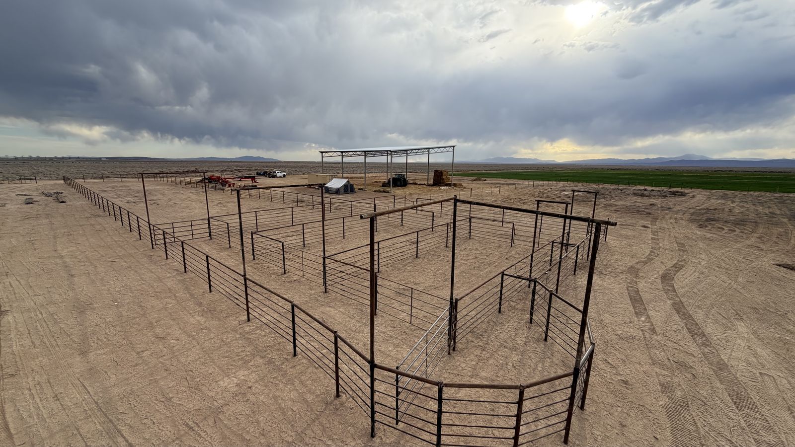 Straightline Fencing LLC