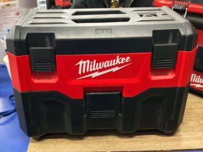 MILWAUKEE WET/DRY VAC 0880-20