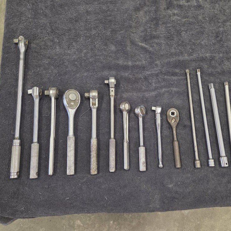 Assorted Socket Ratchets, 18" Breaker Bar and Extension Bars Lot: 1/4", 3/8", 1/2" Square-Drive Shanks