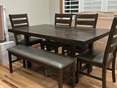 Dining room table