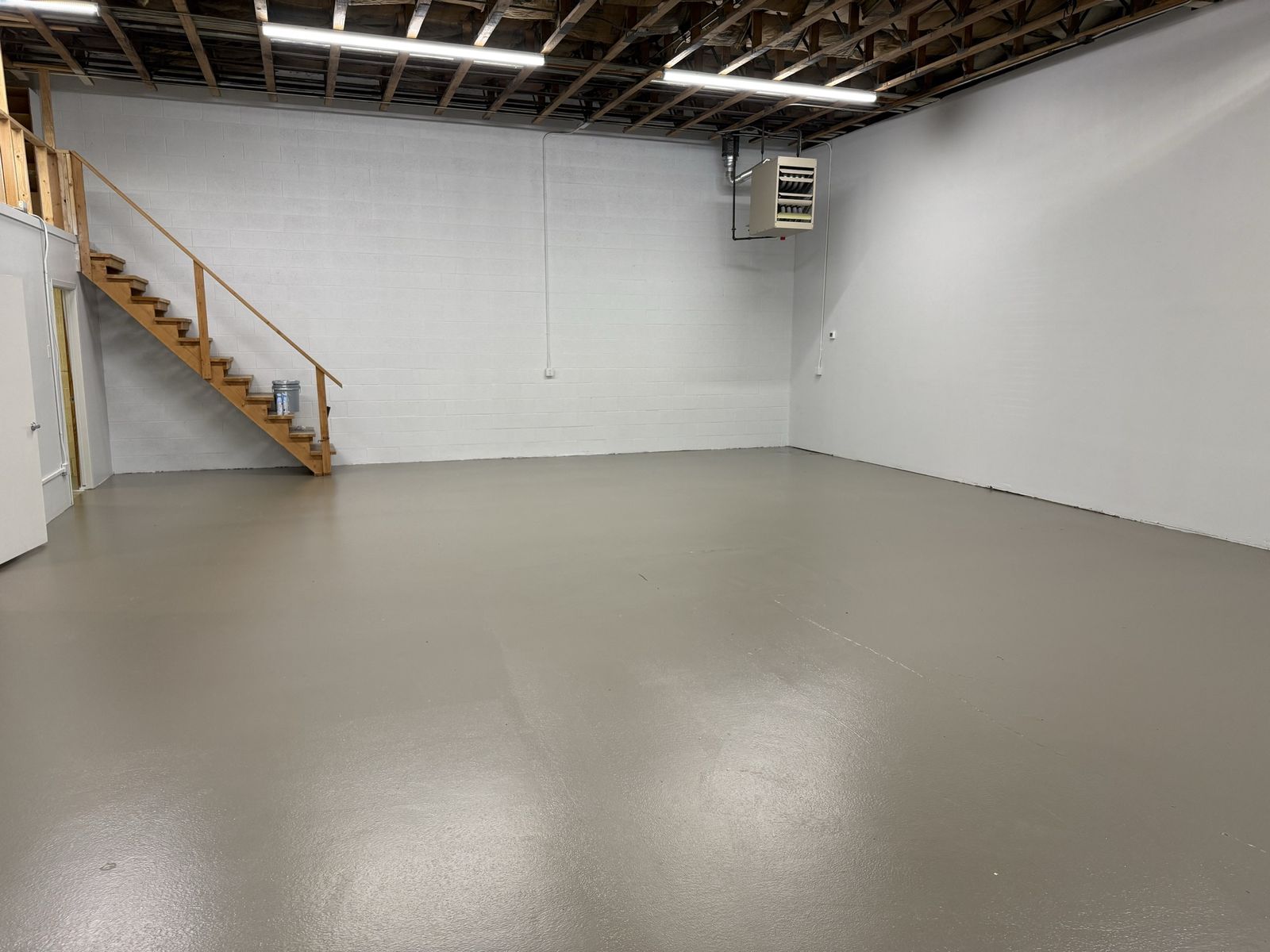 Main image 4