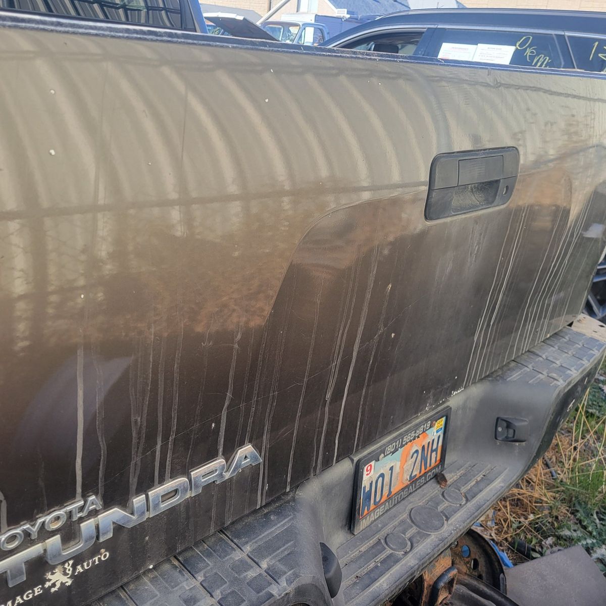 Toyota Tundra 2013 tail gate