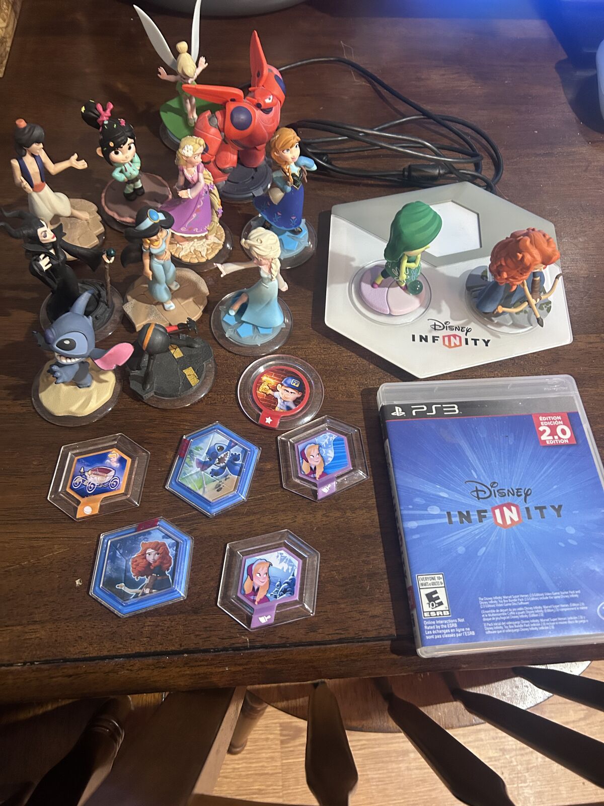 PS3 Disney Infinity 2.0 with characters