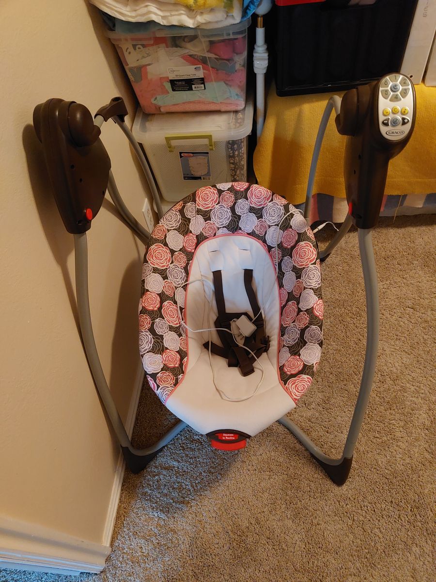 Graco Rock n Play Little Lounger newborn/baby bassinet/rocker