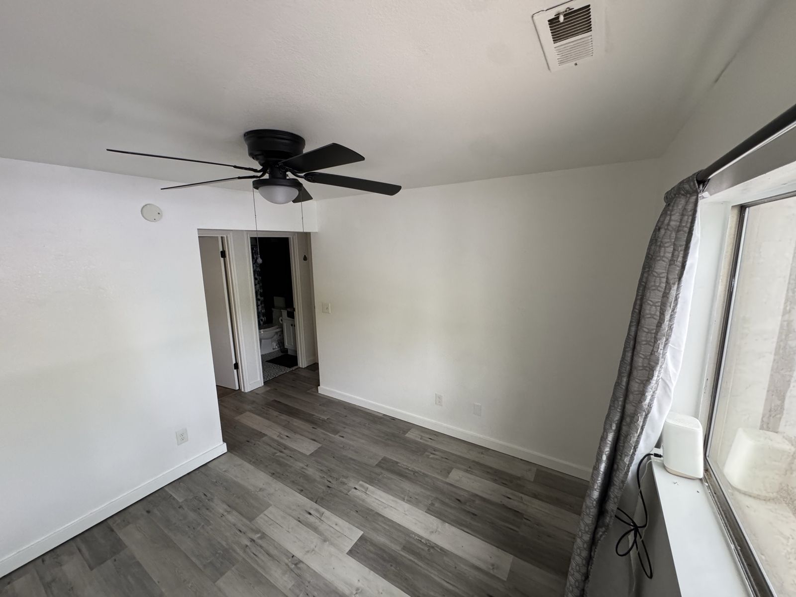 Private Room for Rent (Private area)