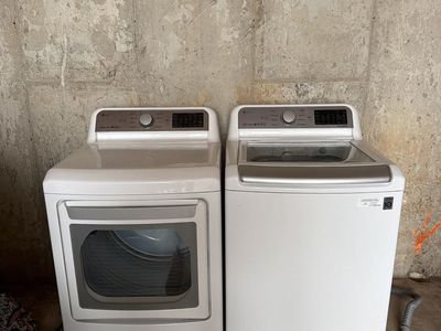 LG Washer And Dryer Combo