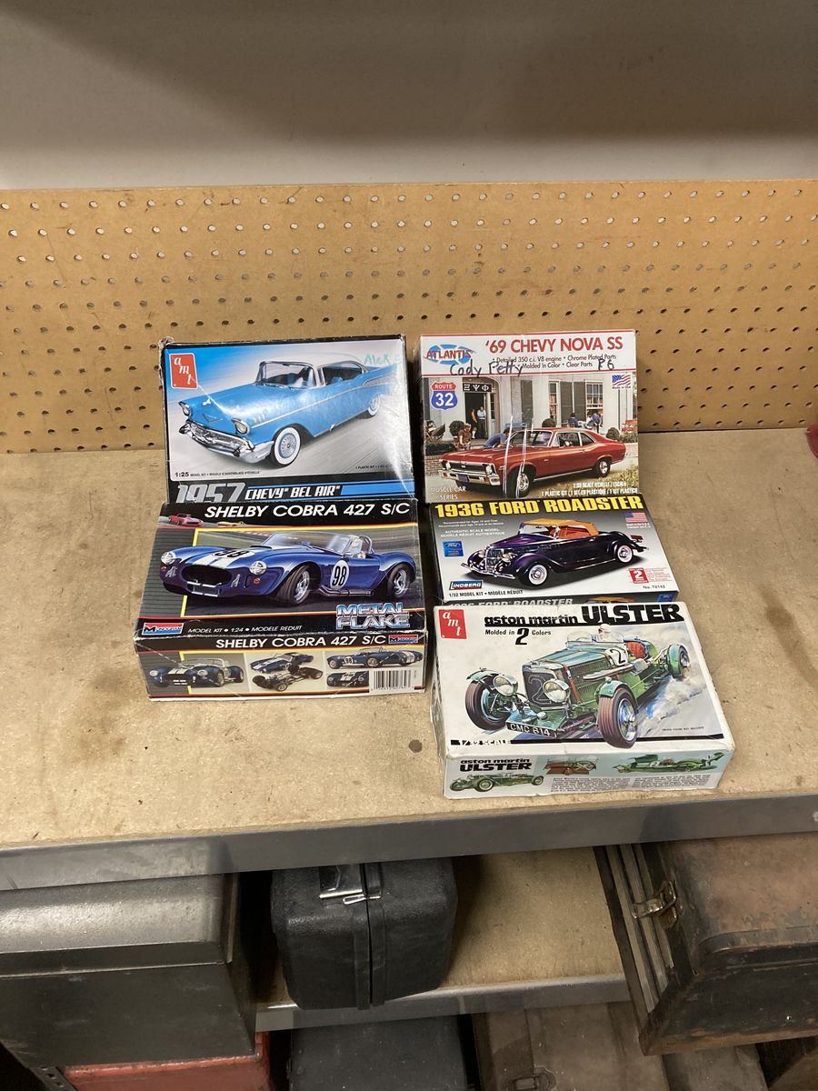 Plastic model cars