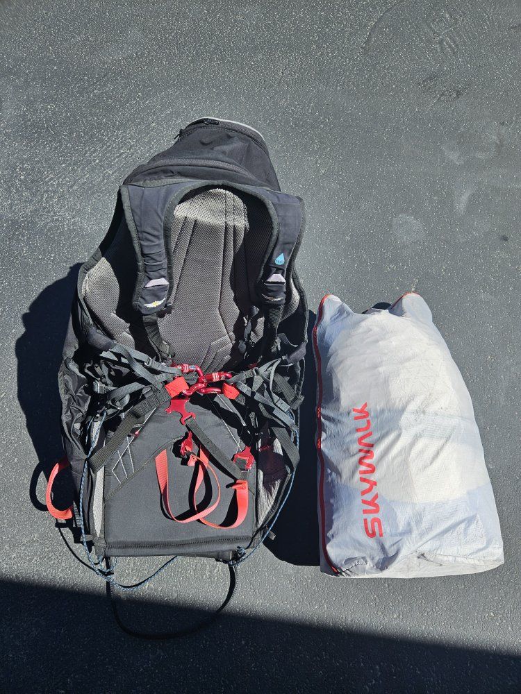 BOTH  Skywalk Cumeo Lightweight XXS. 55 - 77 kg  EN B Paraglider - XC,Hike-and-Fly  and SMALL  ICARO PARAGLIDER HARNESS