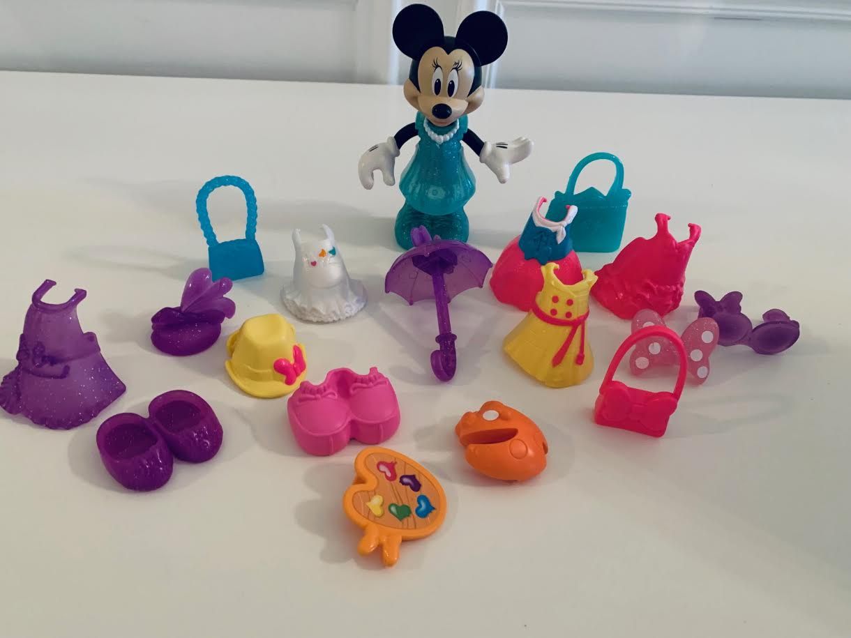 Minnie Mouse poseable doll and accessories set