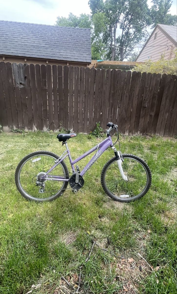 Girls Schwinn Ranger mountain bike, size small adult