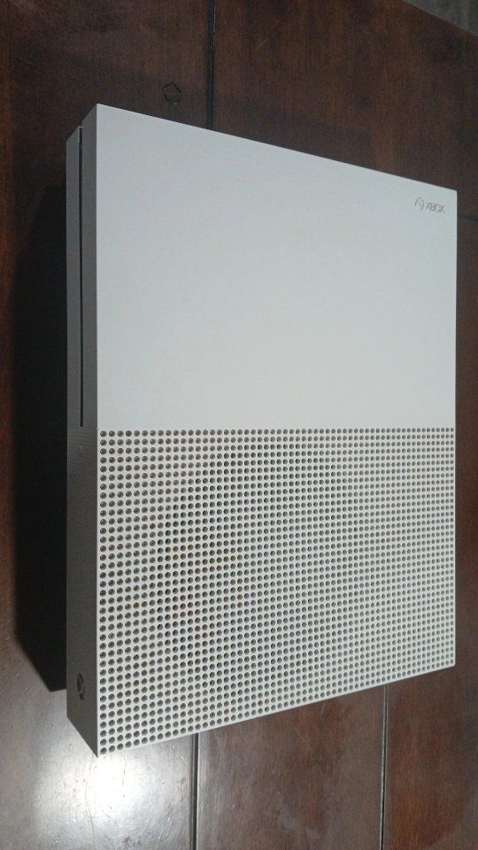 Main image 3