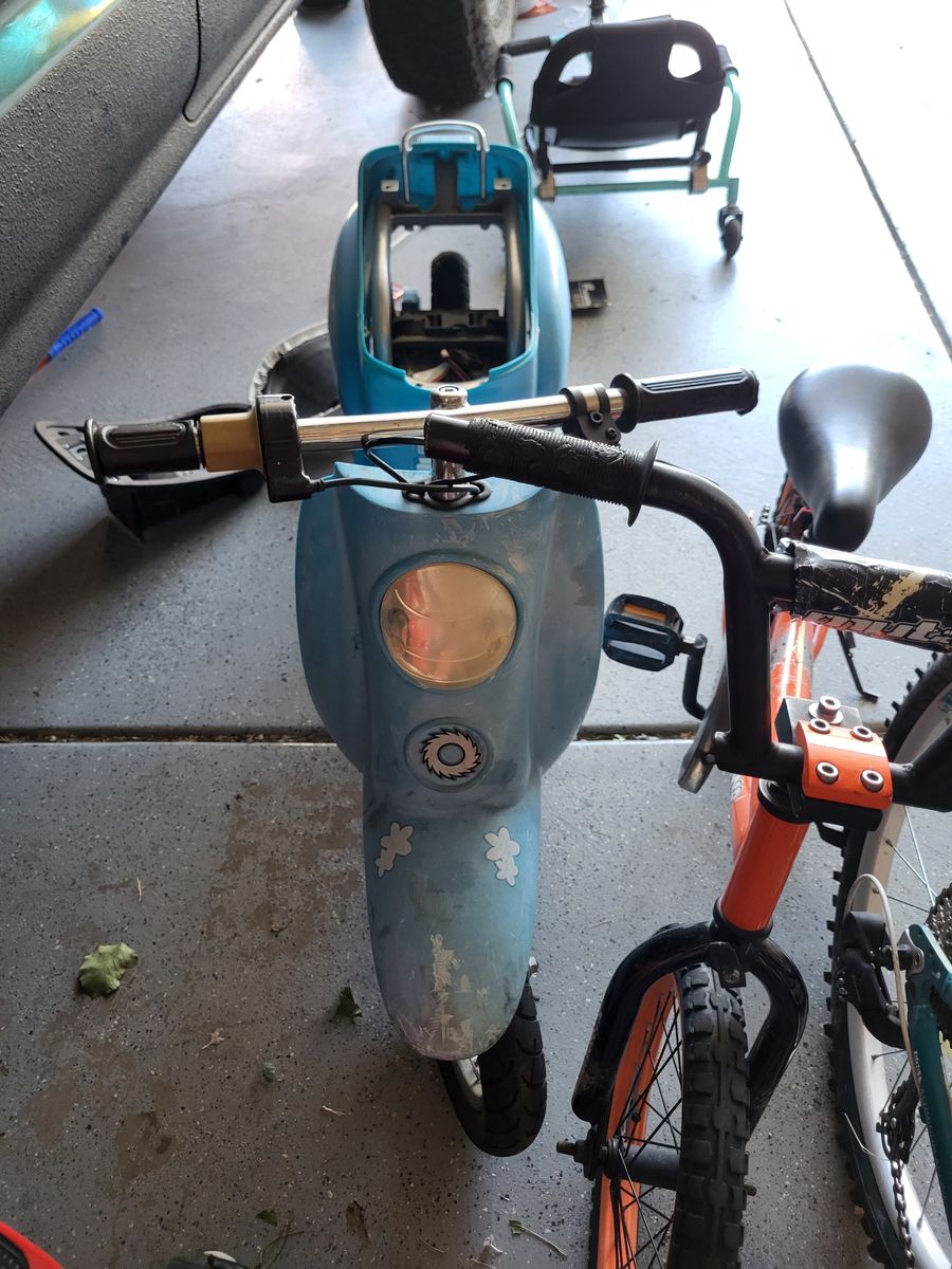 Razor Chrissy moped