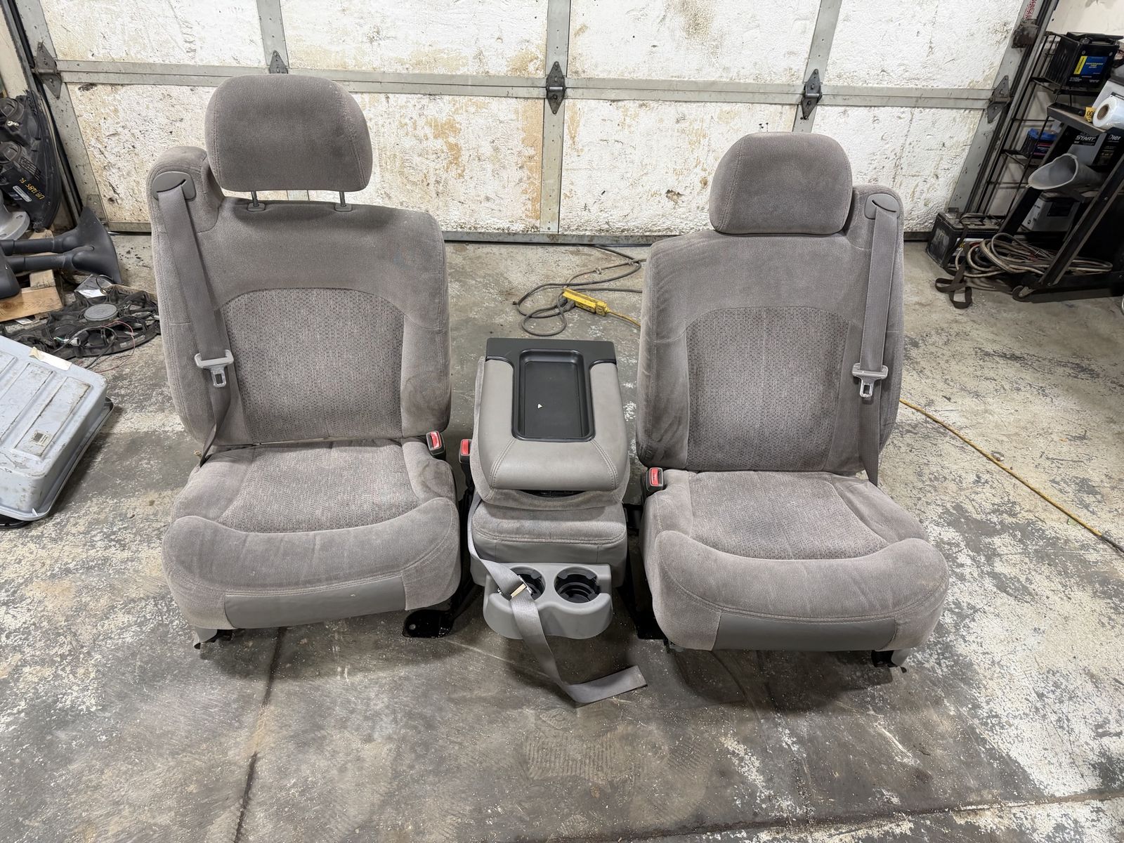 Gmt800 front seats with center console