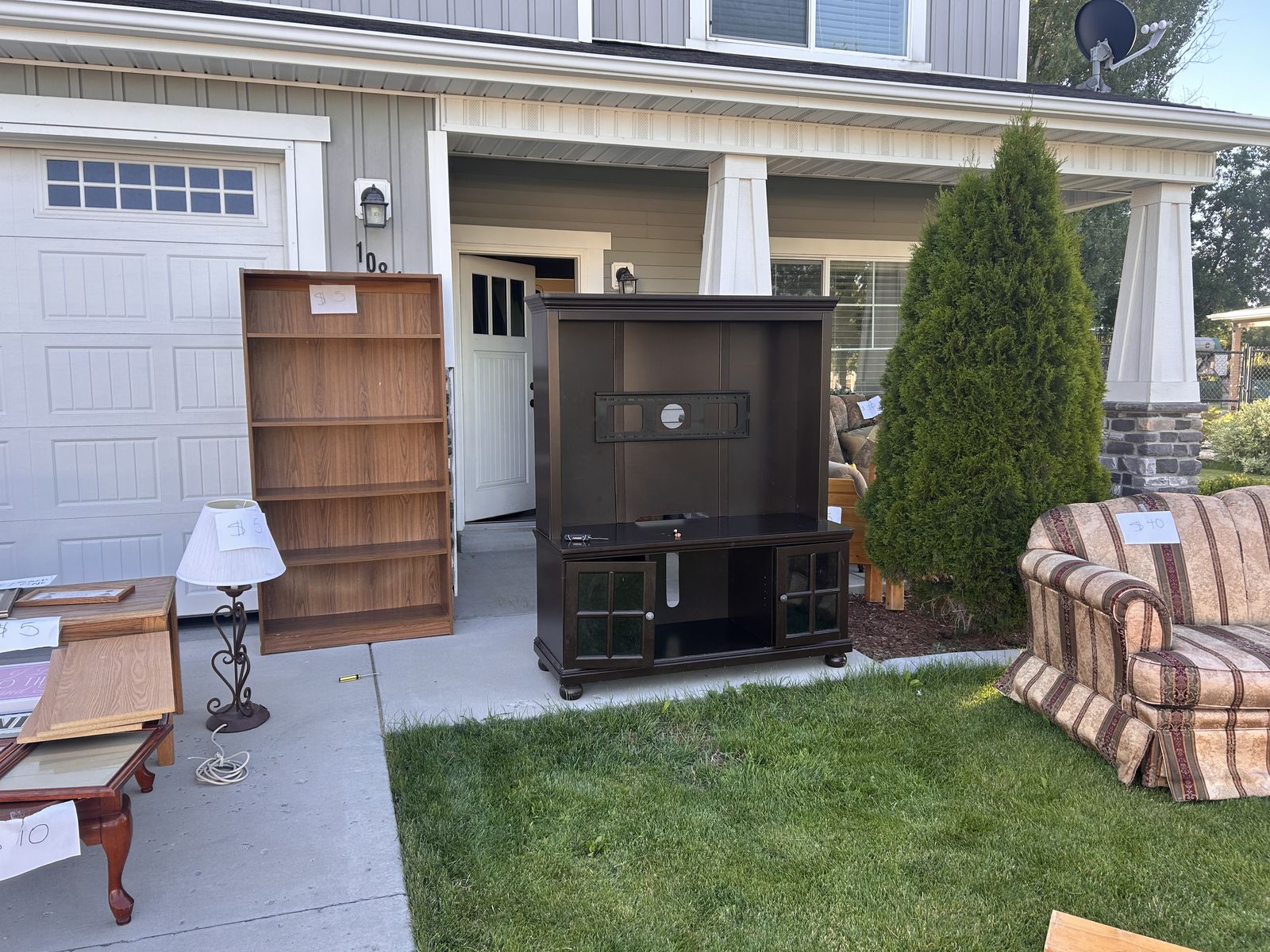 Moving sale