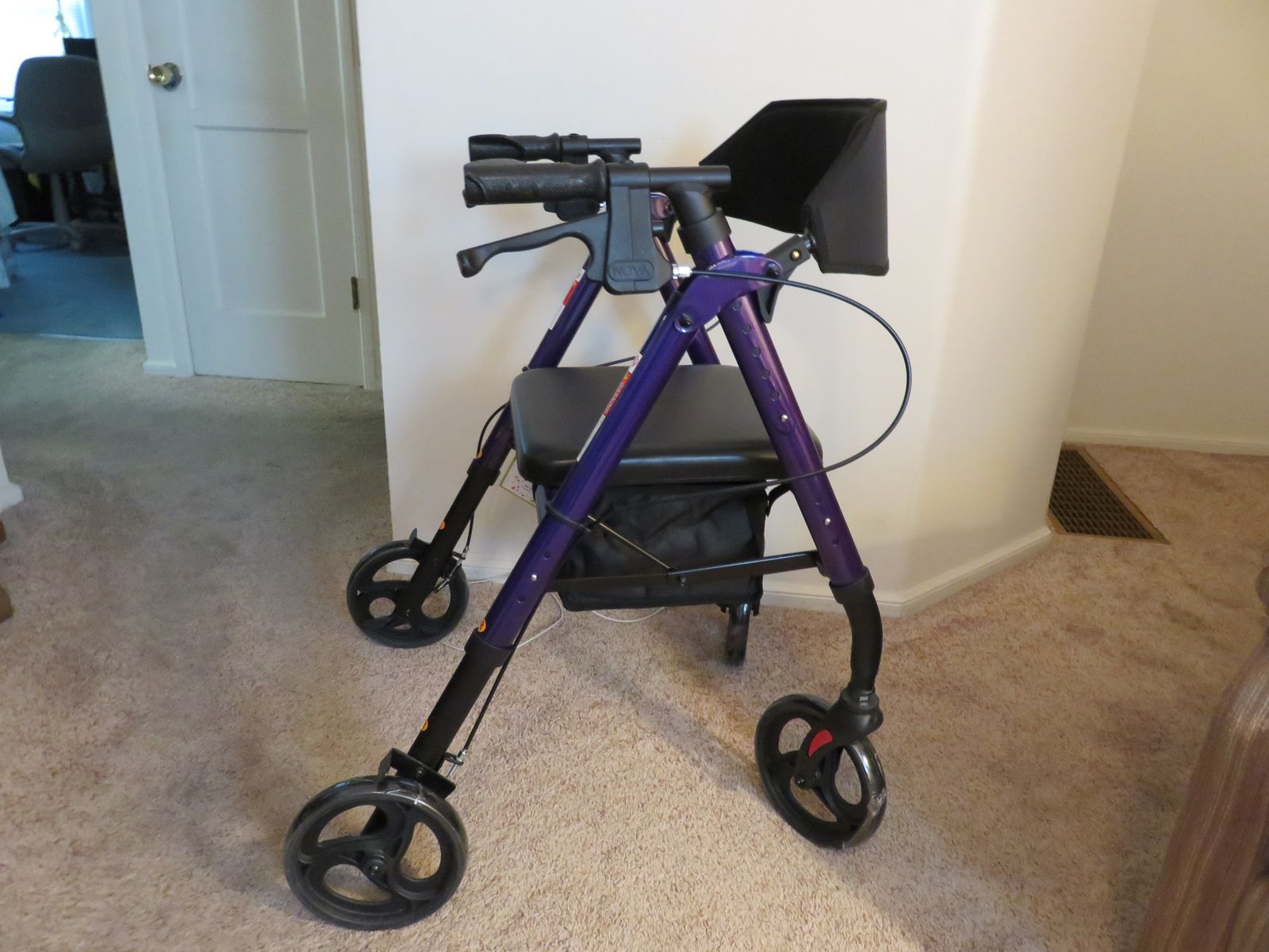 NOVA STAR 8 ROLLATOR WALKER
