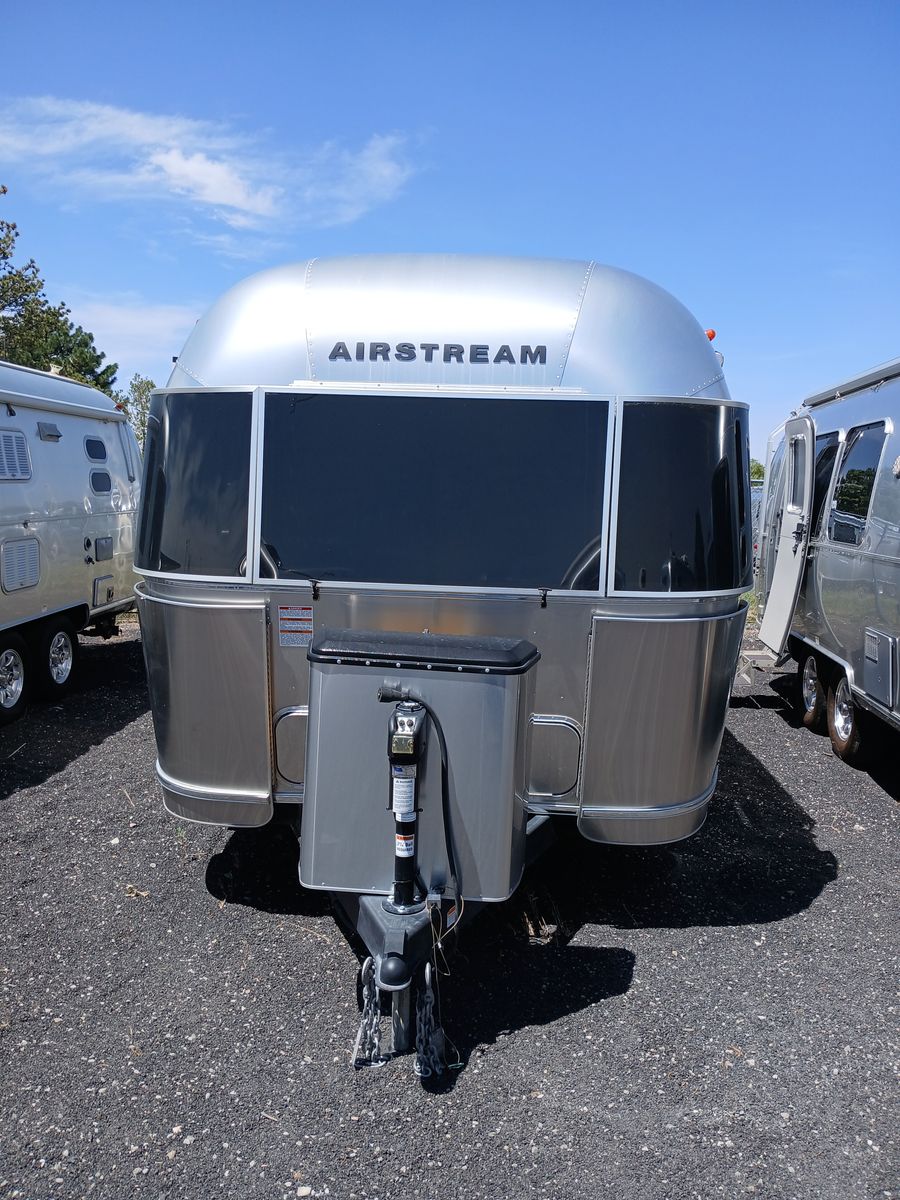 Used 2025 Airstream International 23FB Twin