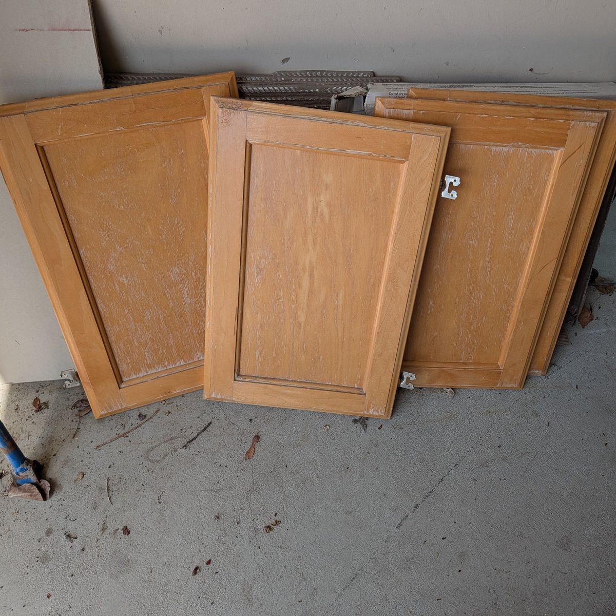 Wooden cabinet doors x4