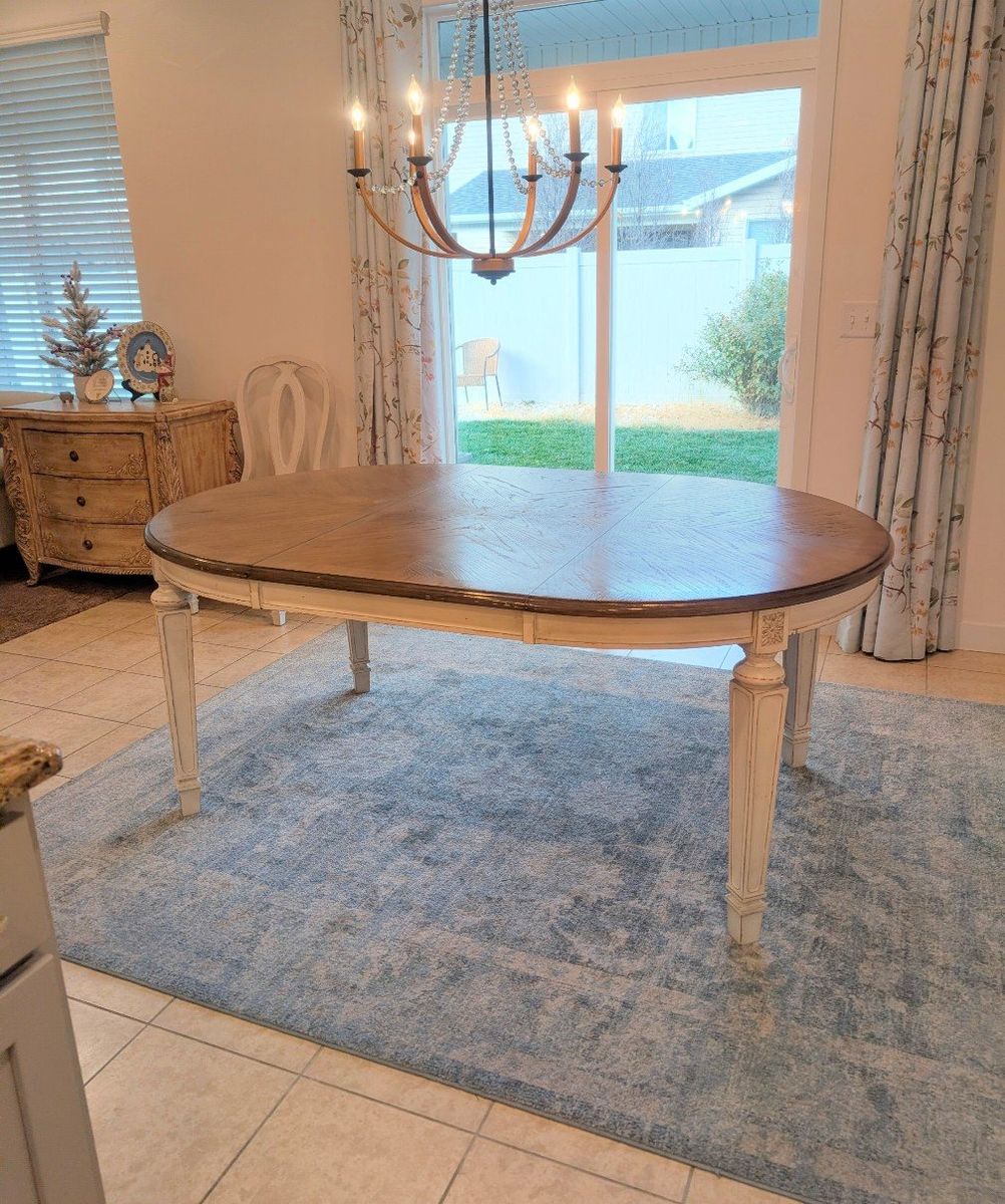 Gorgeous Ashley Table