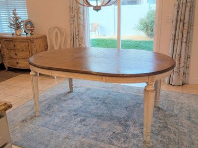 Gorgeous Ashley Table