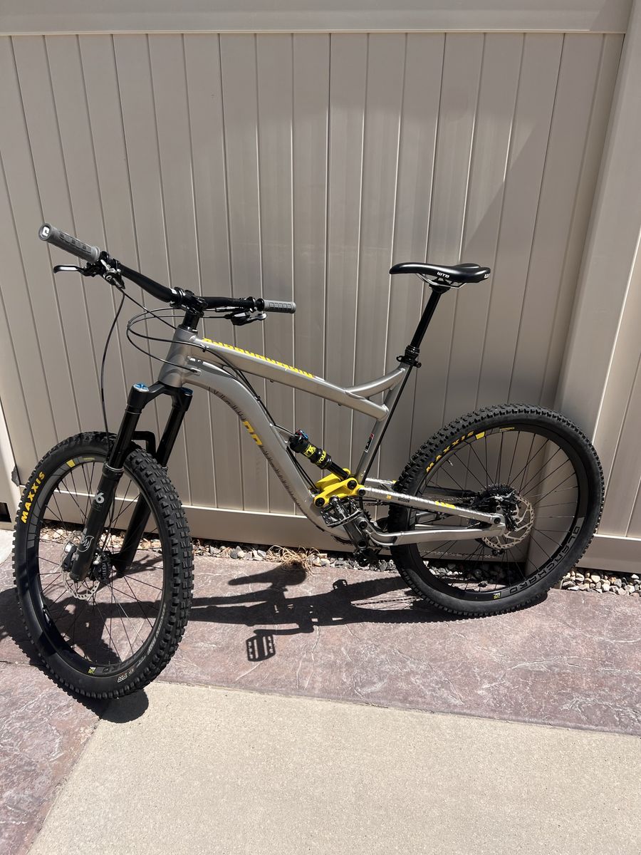 2017 Diamondback Mission 2 mountain bike