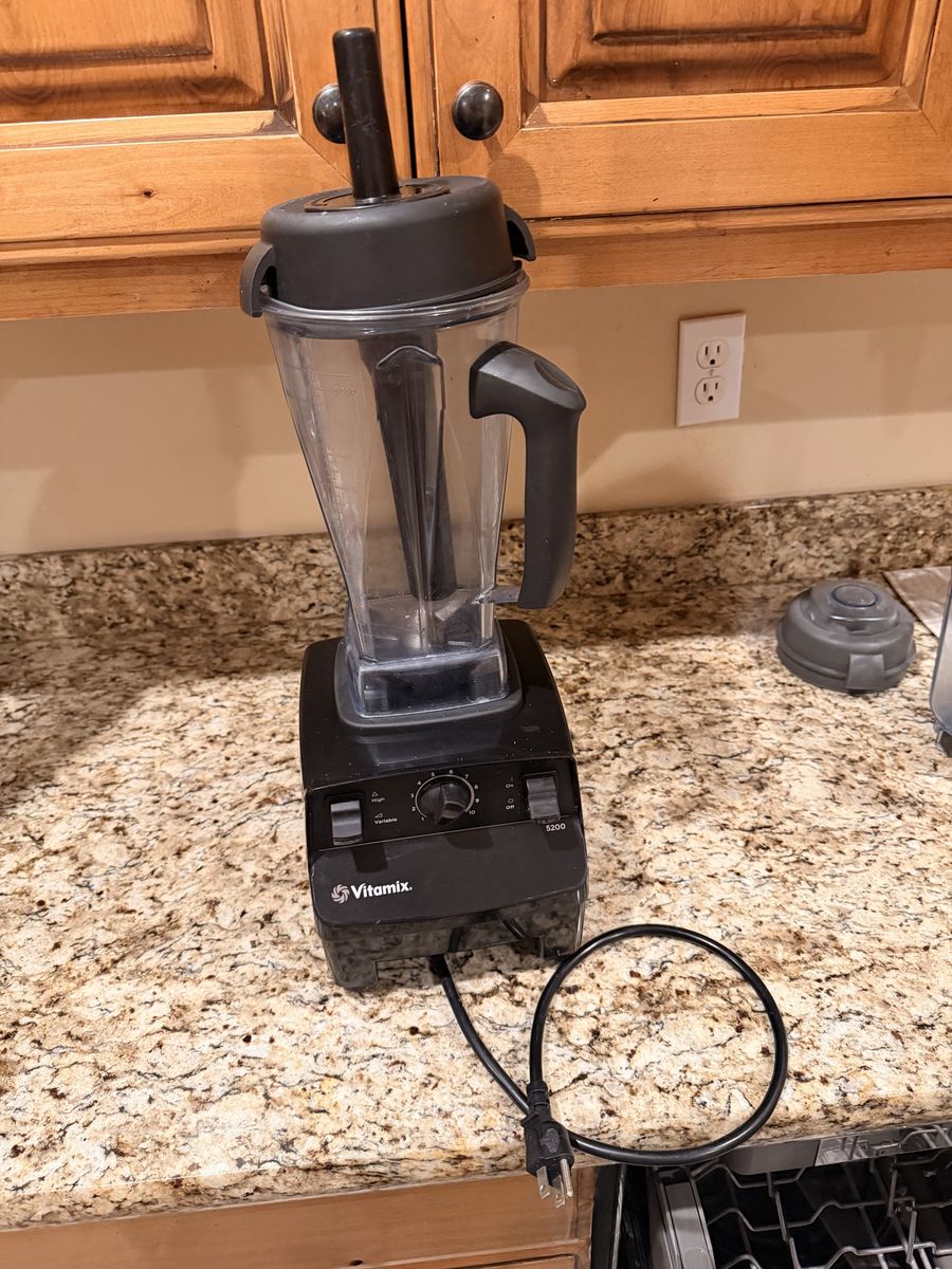Vitamix 5200 Series Blender -Black, Variable Speed Control, 64oz Wet Container & 32oz Dry Container w/ accessories & recipe book