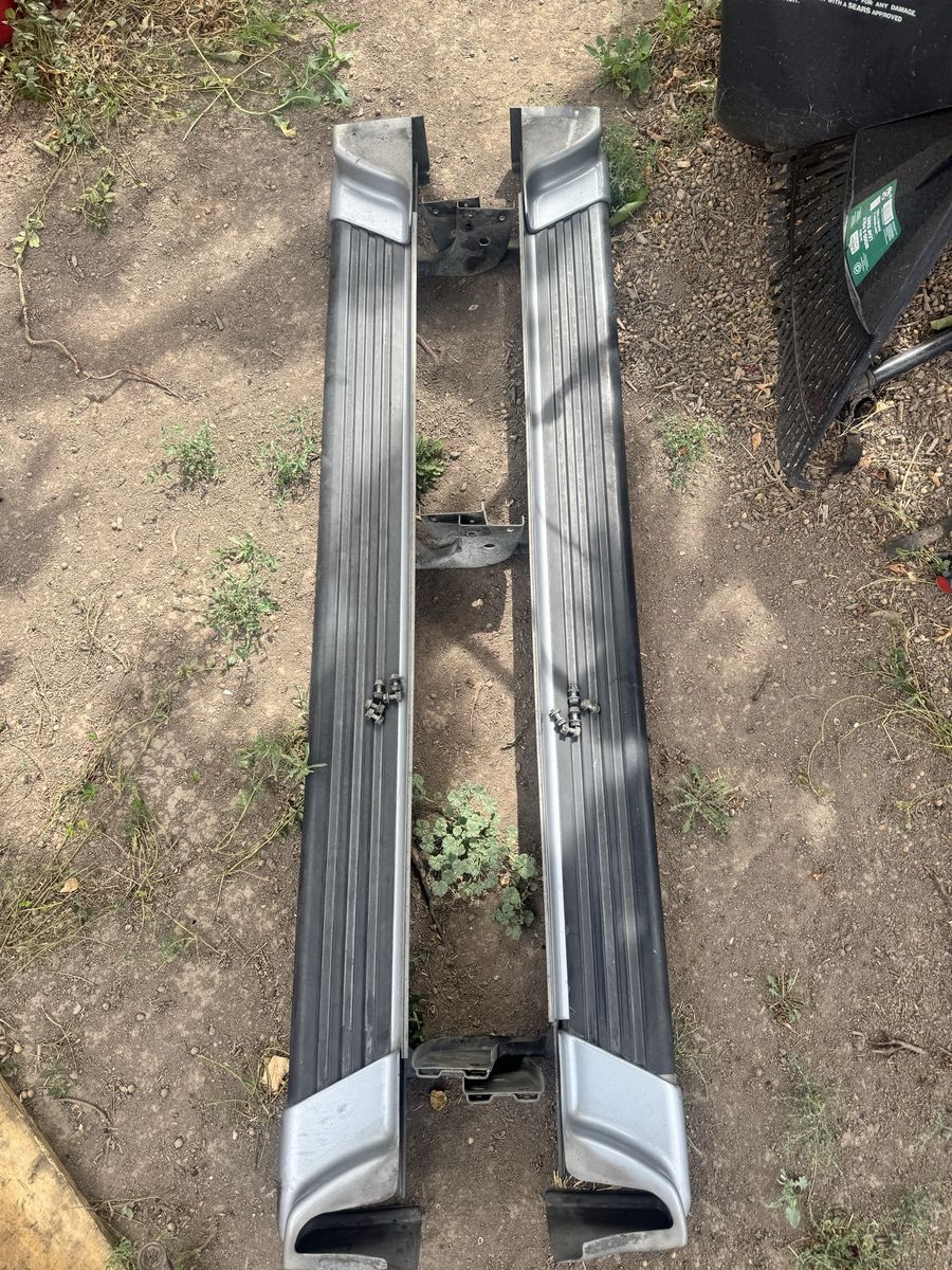 3rd gen Toyota 4Runner OEM side steps