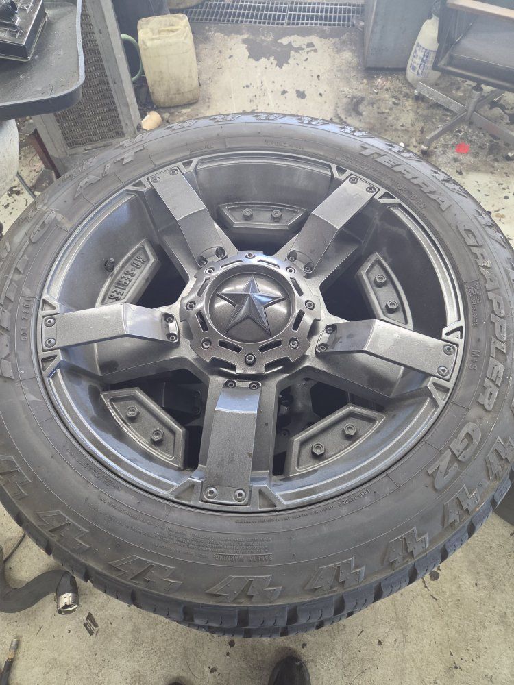 22 inch KMC Rockstar 2 with 33 inch Nittos