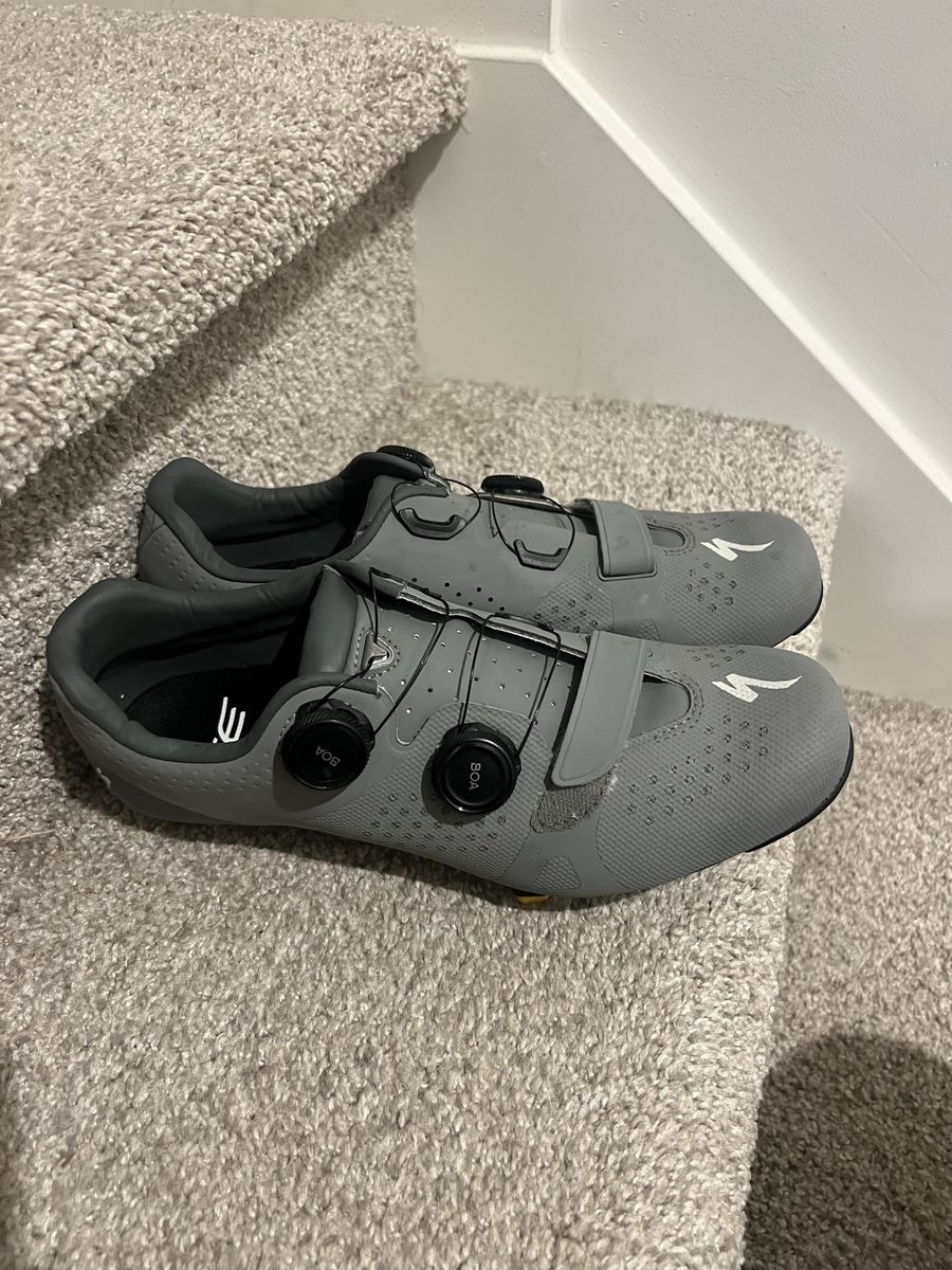 Specialized Torch 3.0 Gray Cycling Shoes with BOA Dials Size 43.5