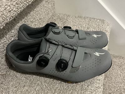 Specialized Torch 3.0 Gray Cycling Shoes with BOA Dials Size 43.5