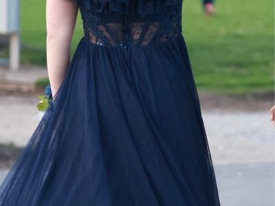 City Vibe Navy Blue Off-the-Shoulder Tulle Formal Gown Size 3