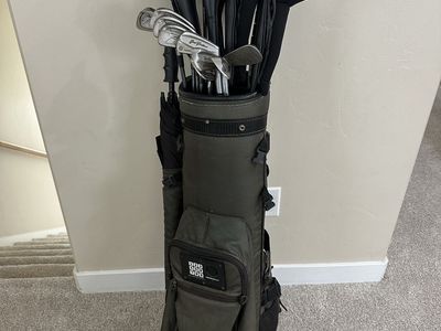 Assortment of golf clubs and golf bag!
