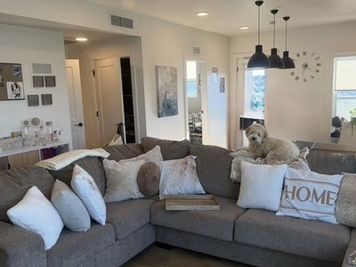 Beautiful lightly used 3 piece couch